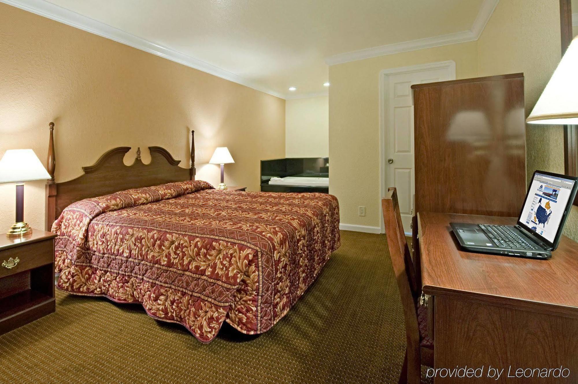 Americas Best Value Inn Саннівейл Номер фото